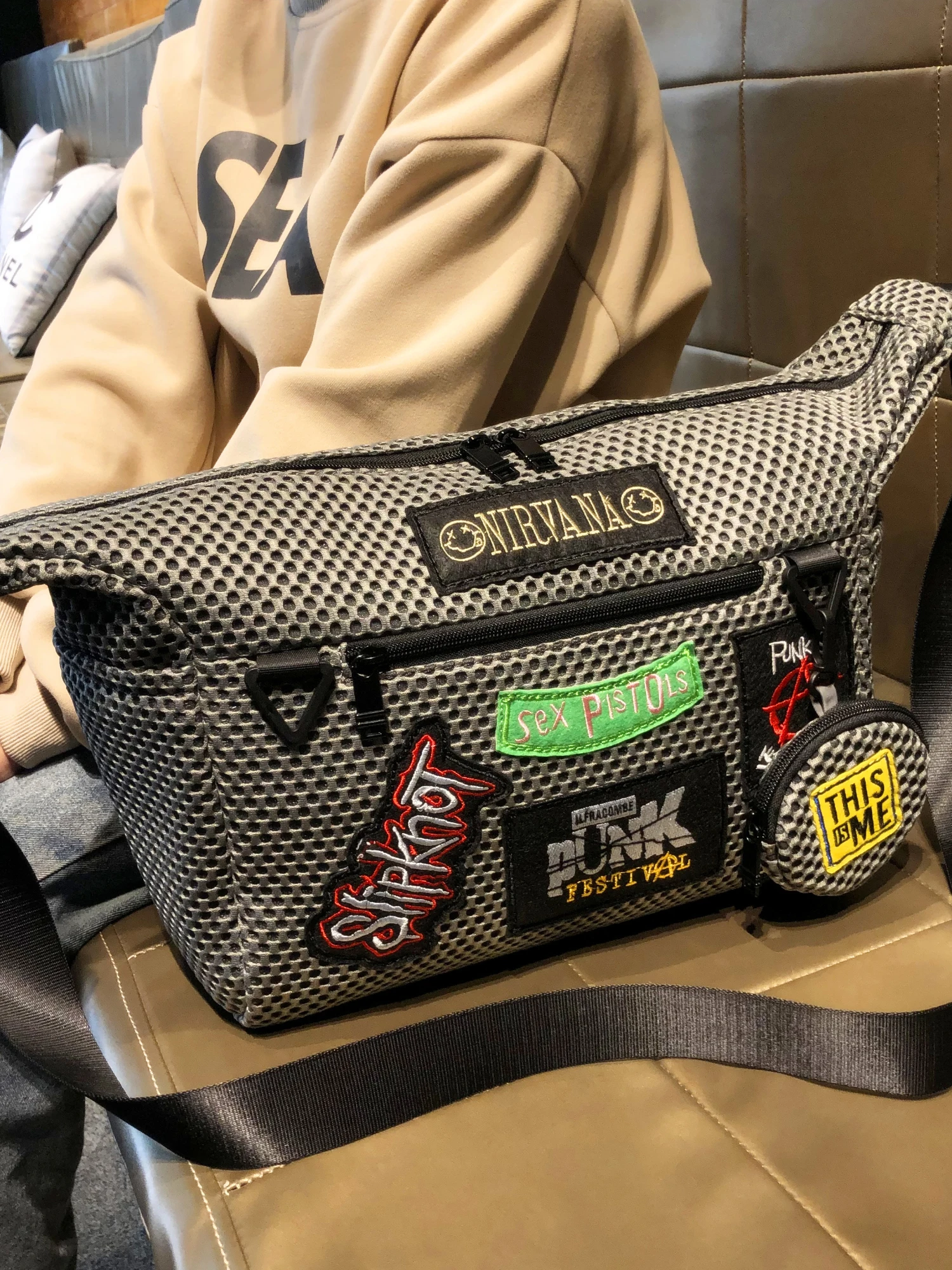 borsa-da-viaggio-hong-kong-brand-2026-nuova-borsa-a-tracolla-per-pendolarismo-outdoor-grande-capacita-sportiva-moda-fitness