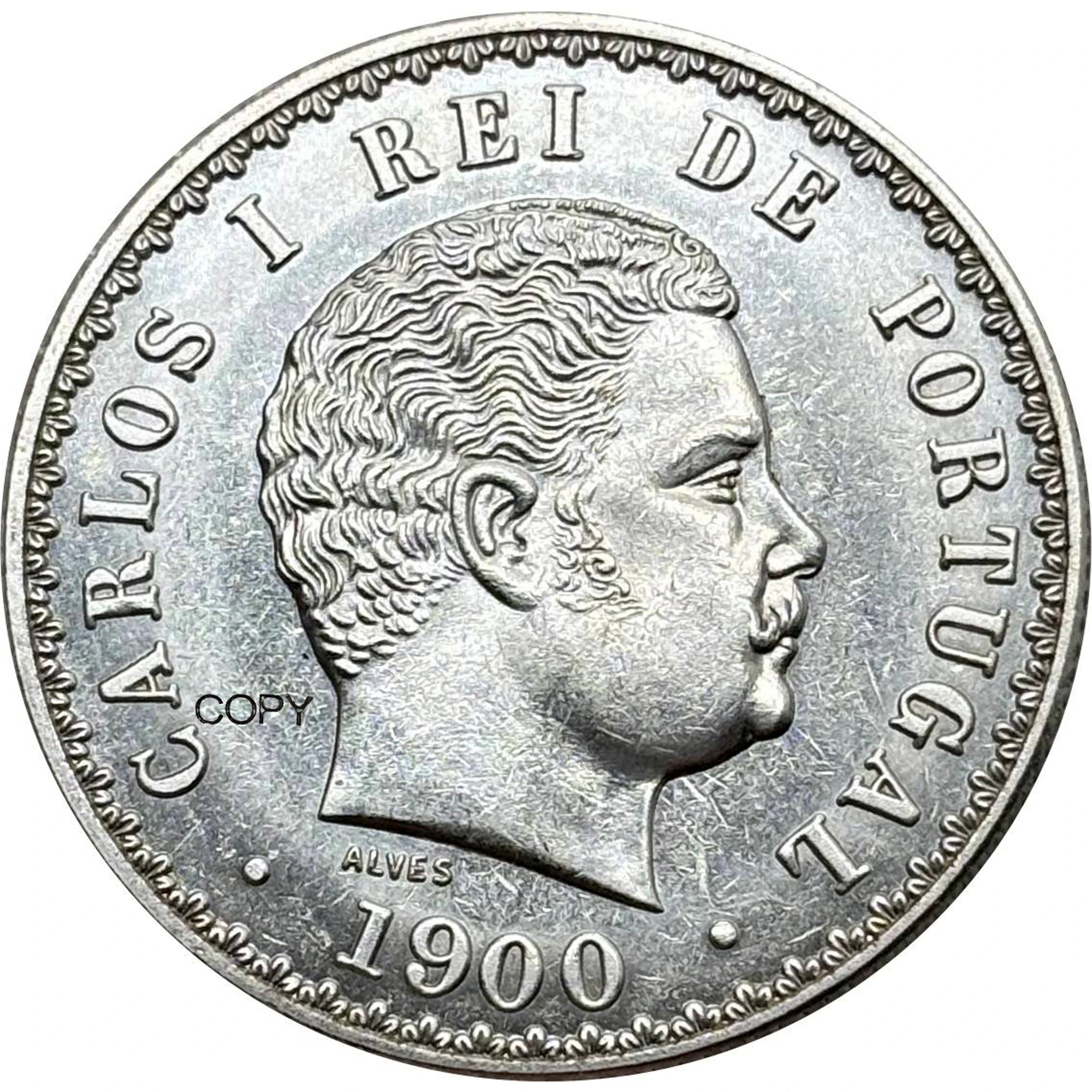 Moeda Comemorativa Portugal 1900 500 Reis Carlos I Cabeça à Direita Carlos Banhada a Prata Réplica para Coleção