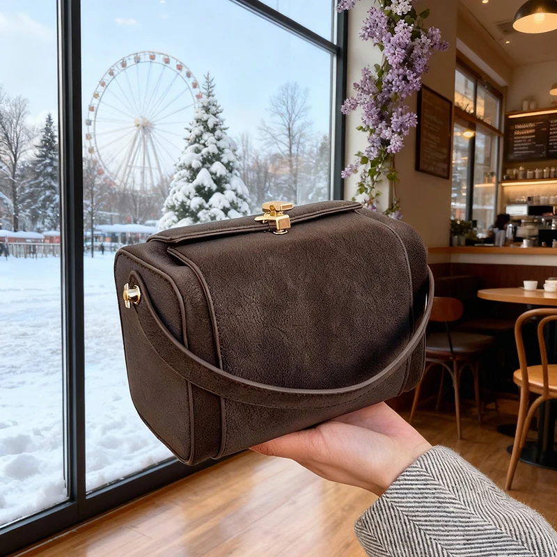 

Classic PU Shoulder Bag Women's Versatile Retro Crossbody Square Bags New Large Capacity Textured Leather Flap Handbags