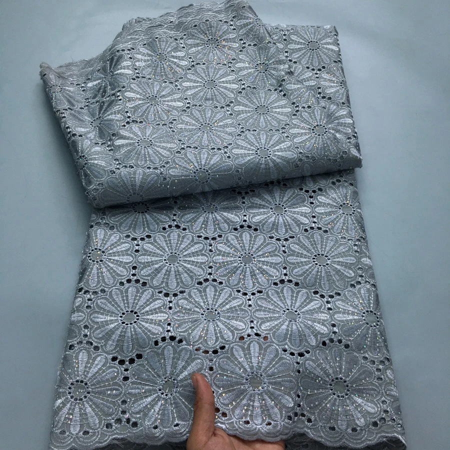 Lo último en tela de encaje de algodón bordado africano, tela de encaje suizo nigeriano 2025 de alta calidad, vestido de fiesta de 5 yardas para mujer A4200