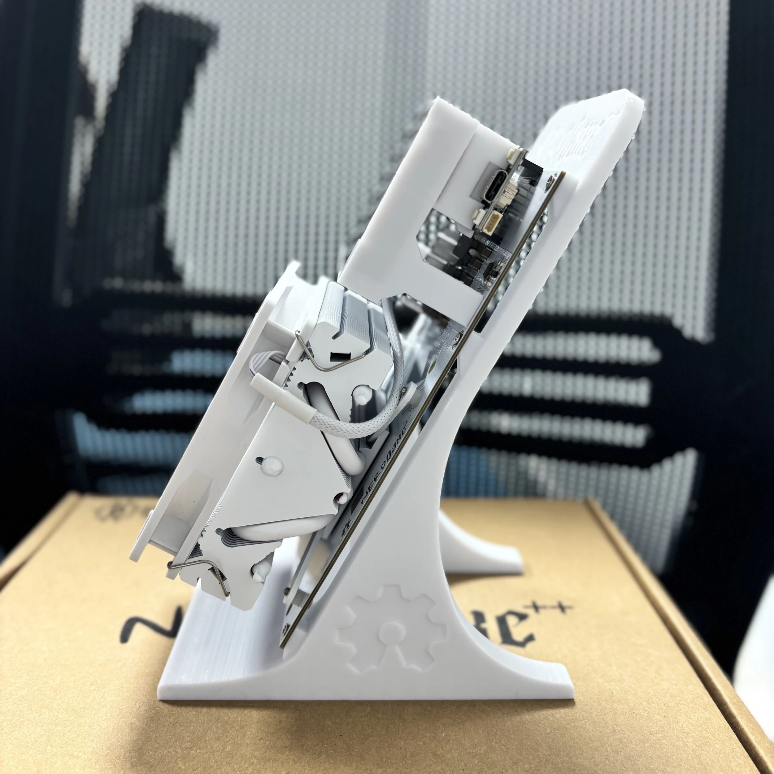 2025 آلة تعدين NerdQaxe ++ 4.8Th/s بيضاء BTC جهاز تعدين سولو بيتكوين مع رقاقة BM1370 تعدين العملة المشفرة #3