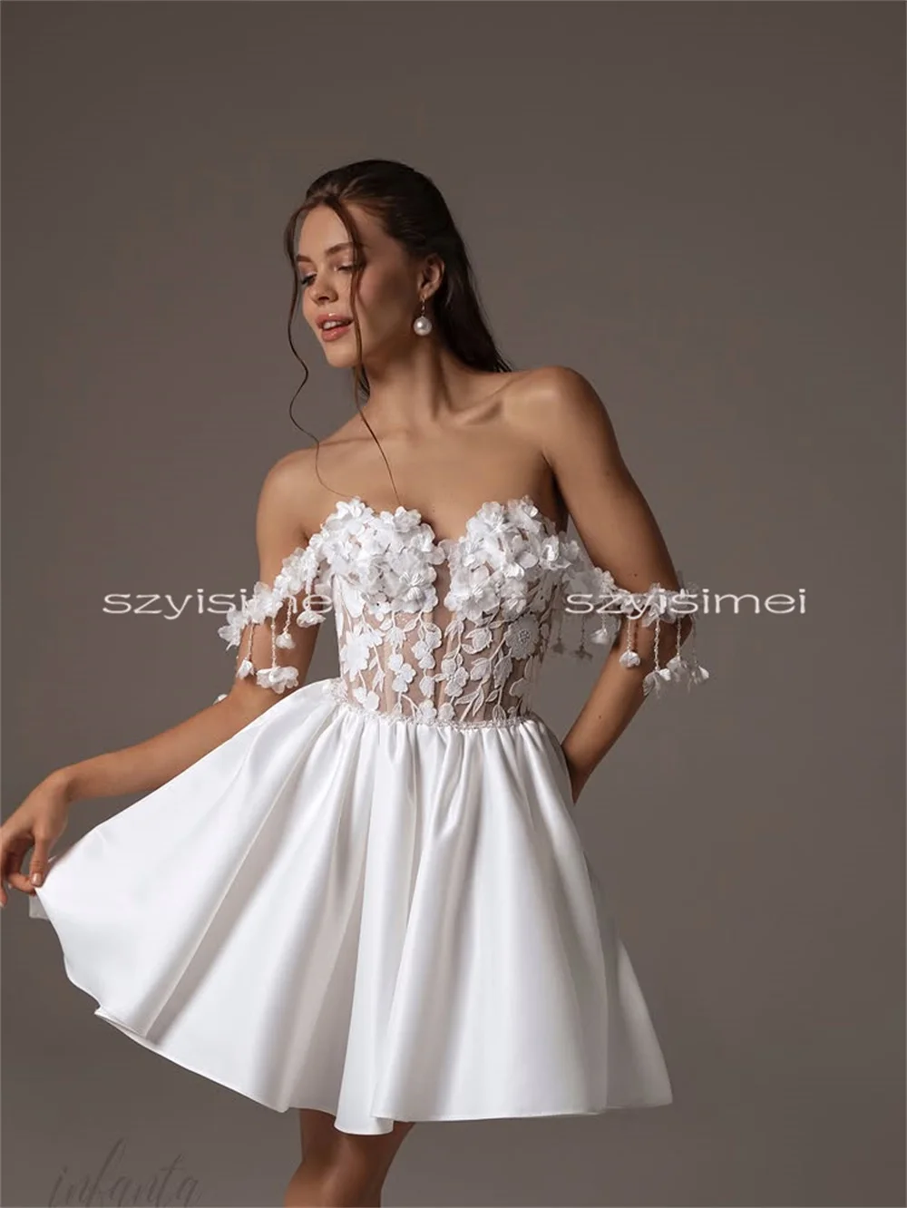 Vestido de novia con apliques de encaje y escote en forma de corazón, vestido de fiesta sin mangas Sexy para mujer, Mini vestidos de novia de línea A 2026