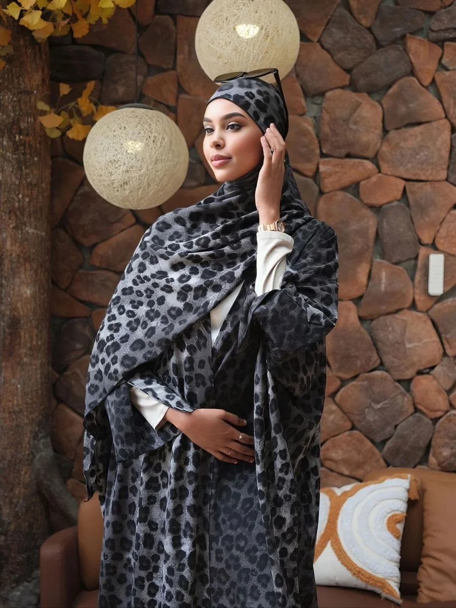 Kaftan Hijab Leopardo Dubai Abaya Abierta - usage example