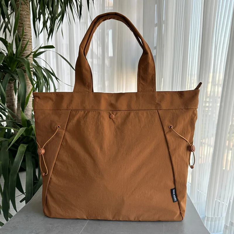 

Women's Commuting Tote Bag Japanese New Casual Lightweight Handbag with Fashionable Temperament Large Capacity Shoulder Bag