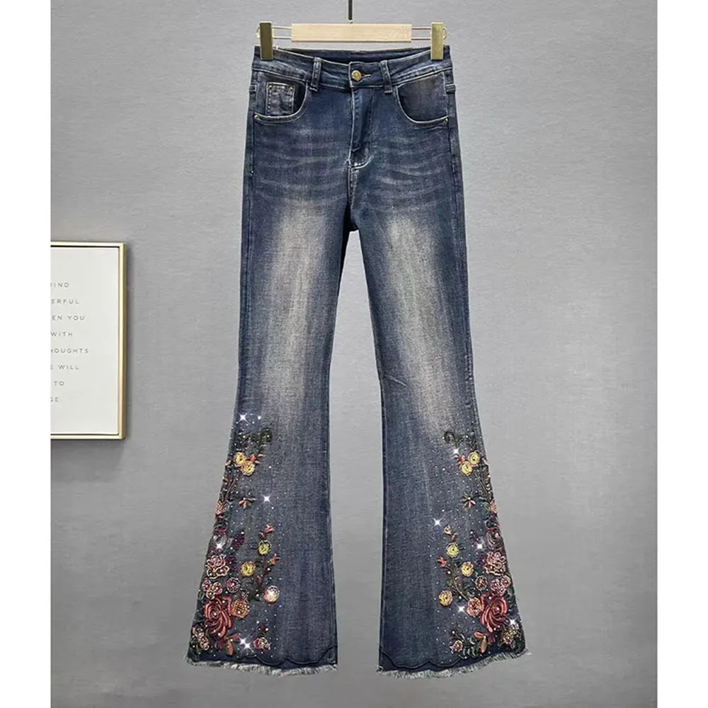 

Новые женские джинсовые расклешенные брюки с принтом и высокой талией, облегающие брюки на весну и лето, повседневные удобные брюки на молнии и пуговицах