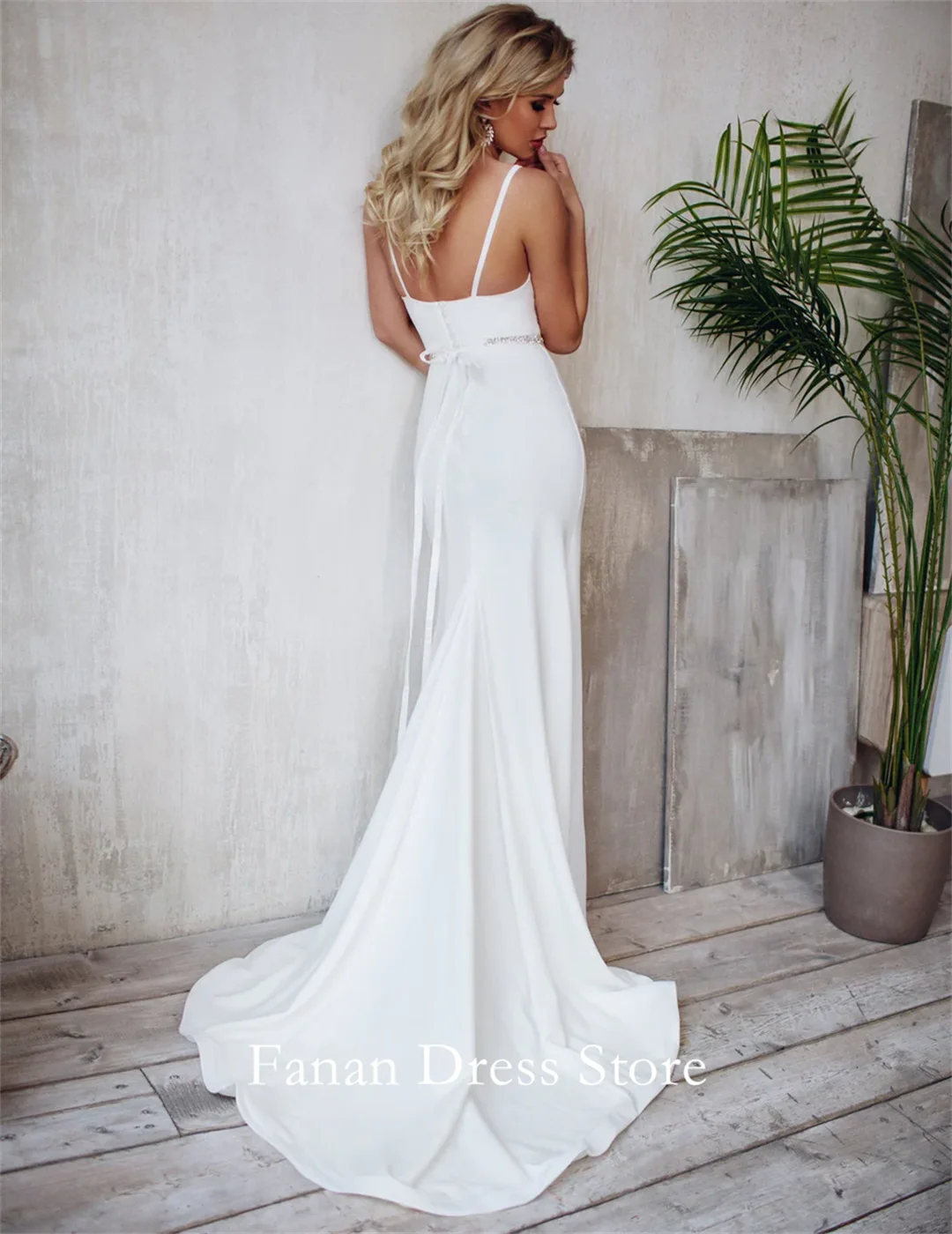 Fanan Tight Crepe 매끄러운 실루엣 미니멀리스트 신부 가운 맞춤형 새틴 셔링 아이보리 신부 파티 가운 Vestidos De Novia