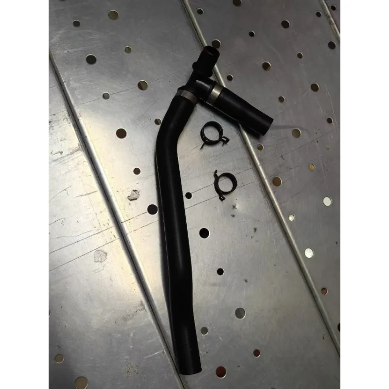 DG9318K580AA Selang Pendingin Pemanas Pipa Air Pemanas untuk Ford New Mondeo 2013-