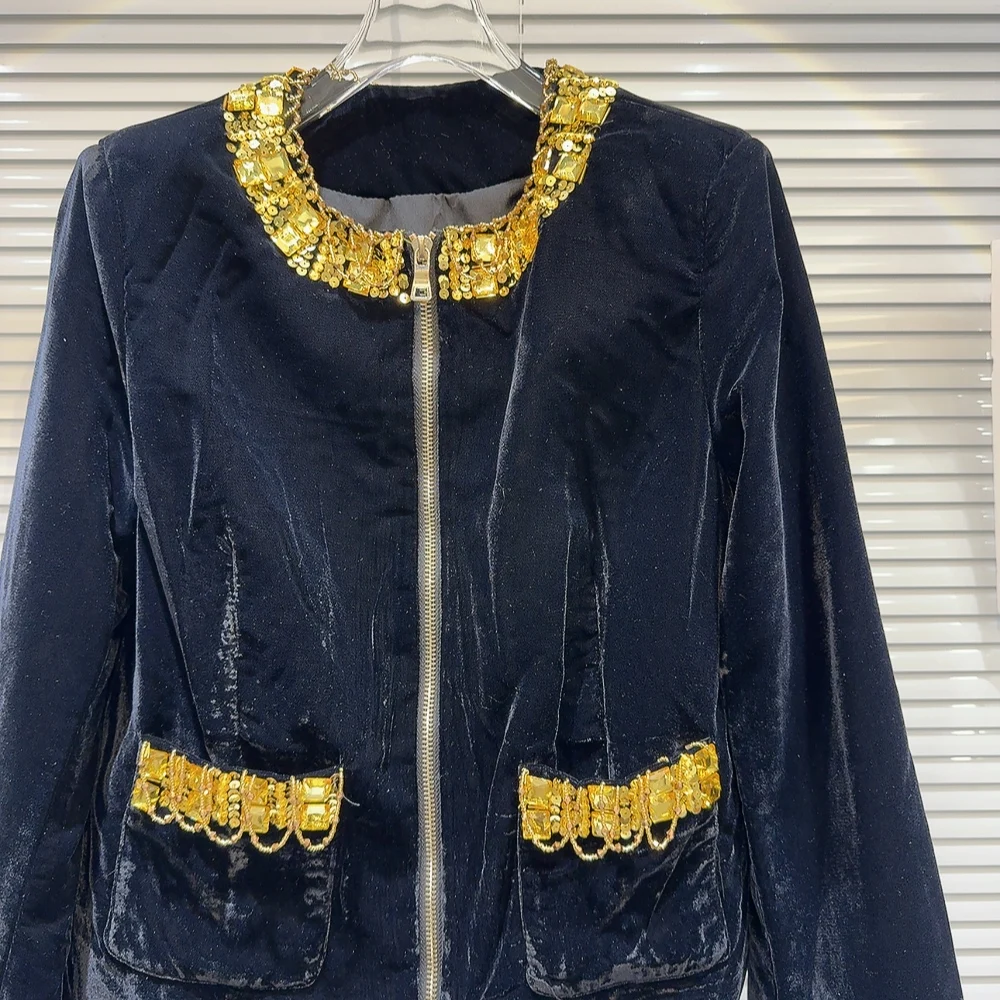 2024 Spring New Elegant Crew Neck Heavy Industry Golden Diamond Chain Padded Shoulder Velvet Zipper Short Jacket Office Lady