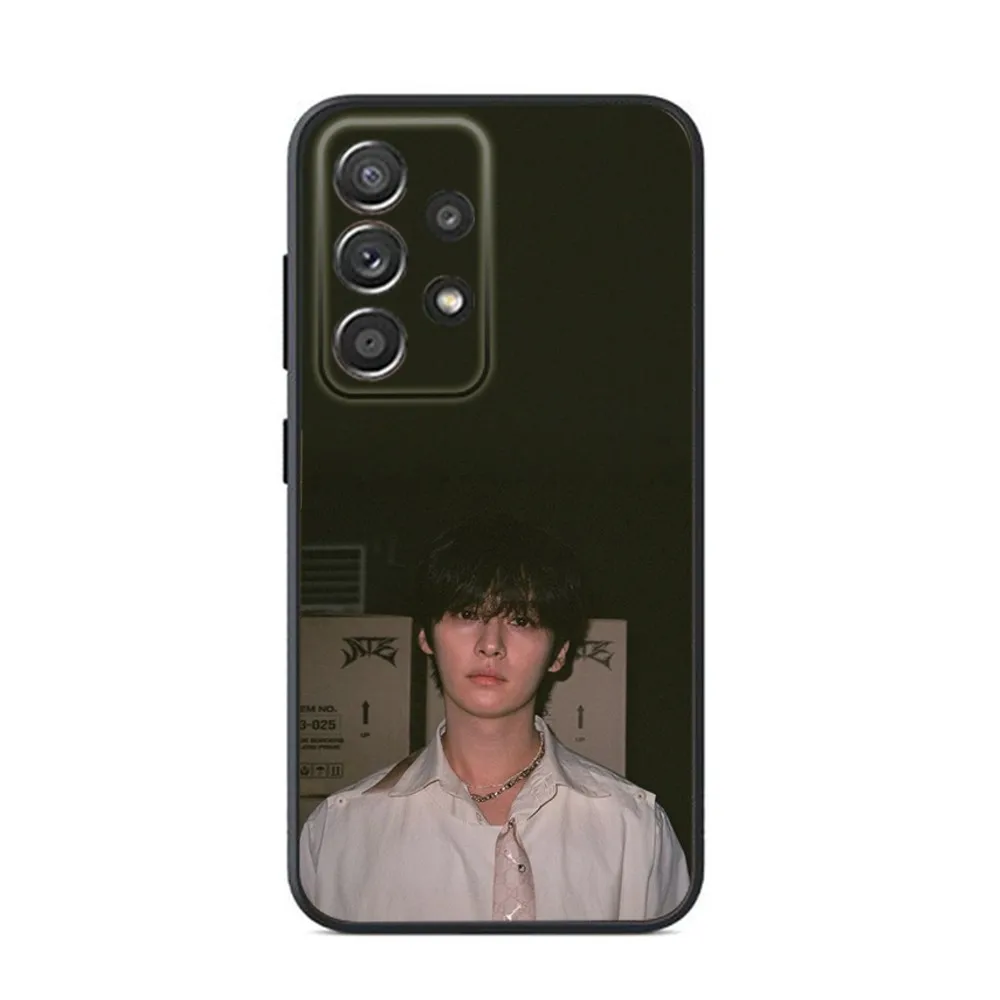 Singer L-Lee Know Phone Case For Samsung S24,S23,S22,S21,S20,S10,S10E,S9 Plus FE Note 20 Ultra 10,9 Plus Black Case