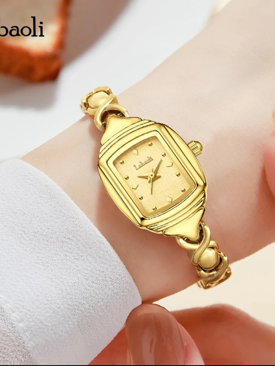 

New Stylish And Versatile Quartz Bracelet For Women Exquisite Ladies' Wristwatch Suitable For Women, And A Great Gift For Women.