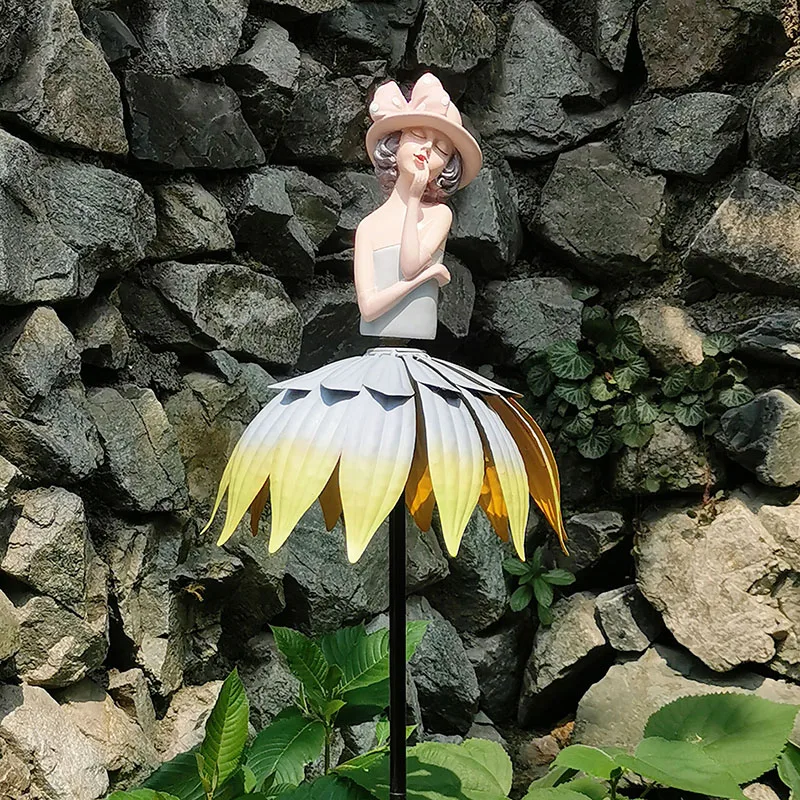 

Садовая вращающаяся ветряная мельница из кованого железа, декор для двора, вращающийся пейзажный орнамент для патио, химерные уличные ветровые блесны