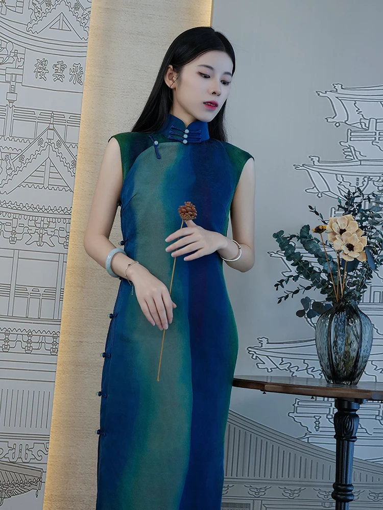 

Синее шелковое платье-ципао ручной работы с эффектом сияния, дышащее, на пуговицах, с низким разрезом, коротким рукавом, в ретро-стиле, для повседневной носки