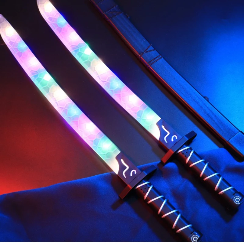 67cm/27.17인치 카타나 검 발광 장난감 코스프레 모델 소품 게임 주변기기 칼집 포함 다채로운 연습용 전시 장식품 선물