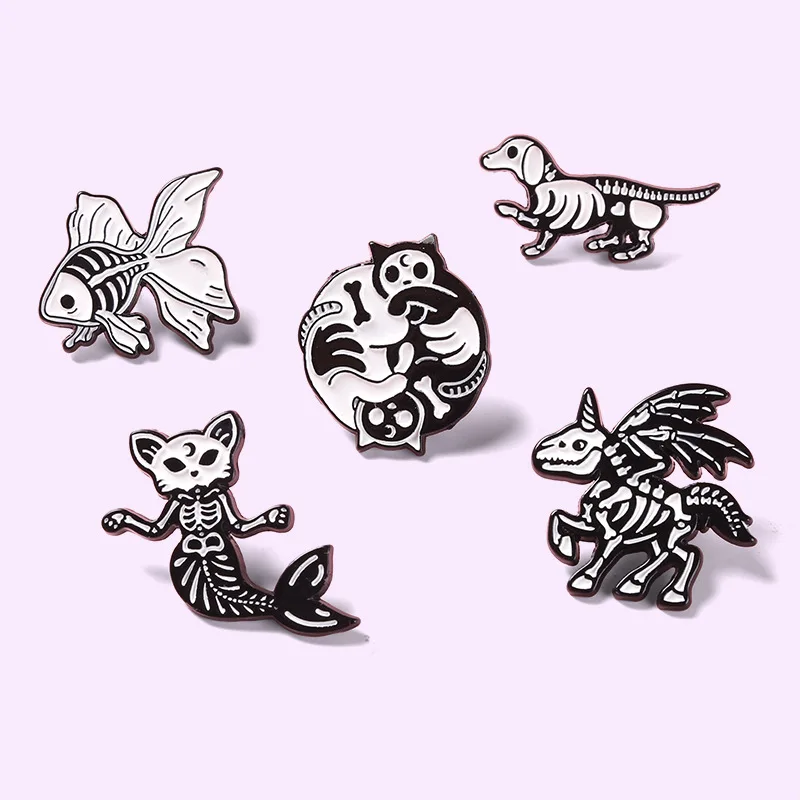 Customized metal badge jewelry brooch creative skull animal bone brooch kitten small fish alloy badge baked paint backpack