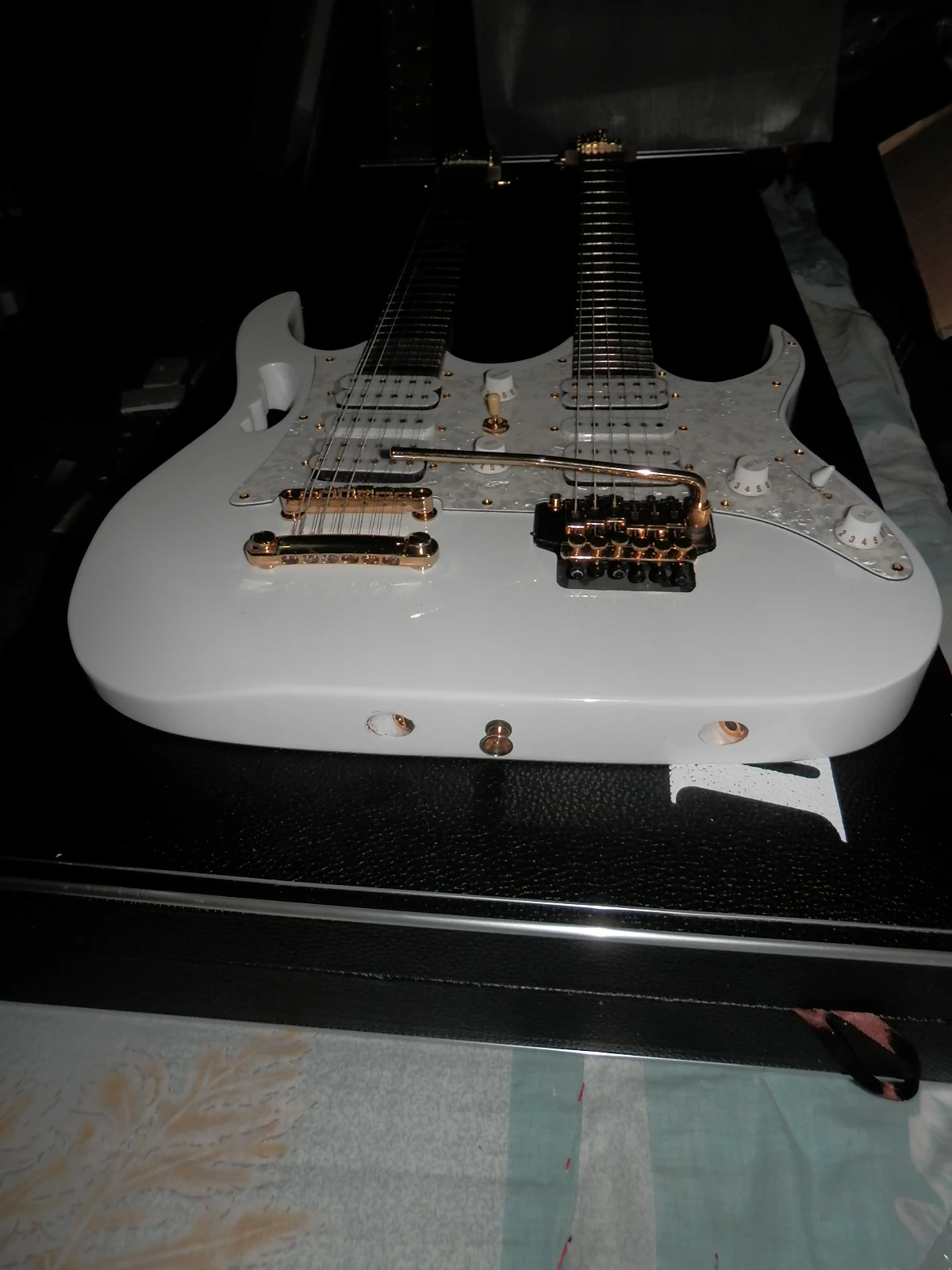 Factory custom New Top Quality white 6+12 Strings double necks 21 to 24 frets well scallop Electric Guitar