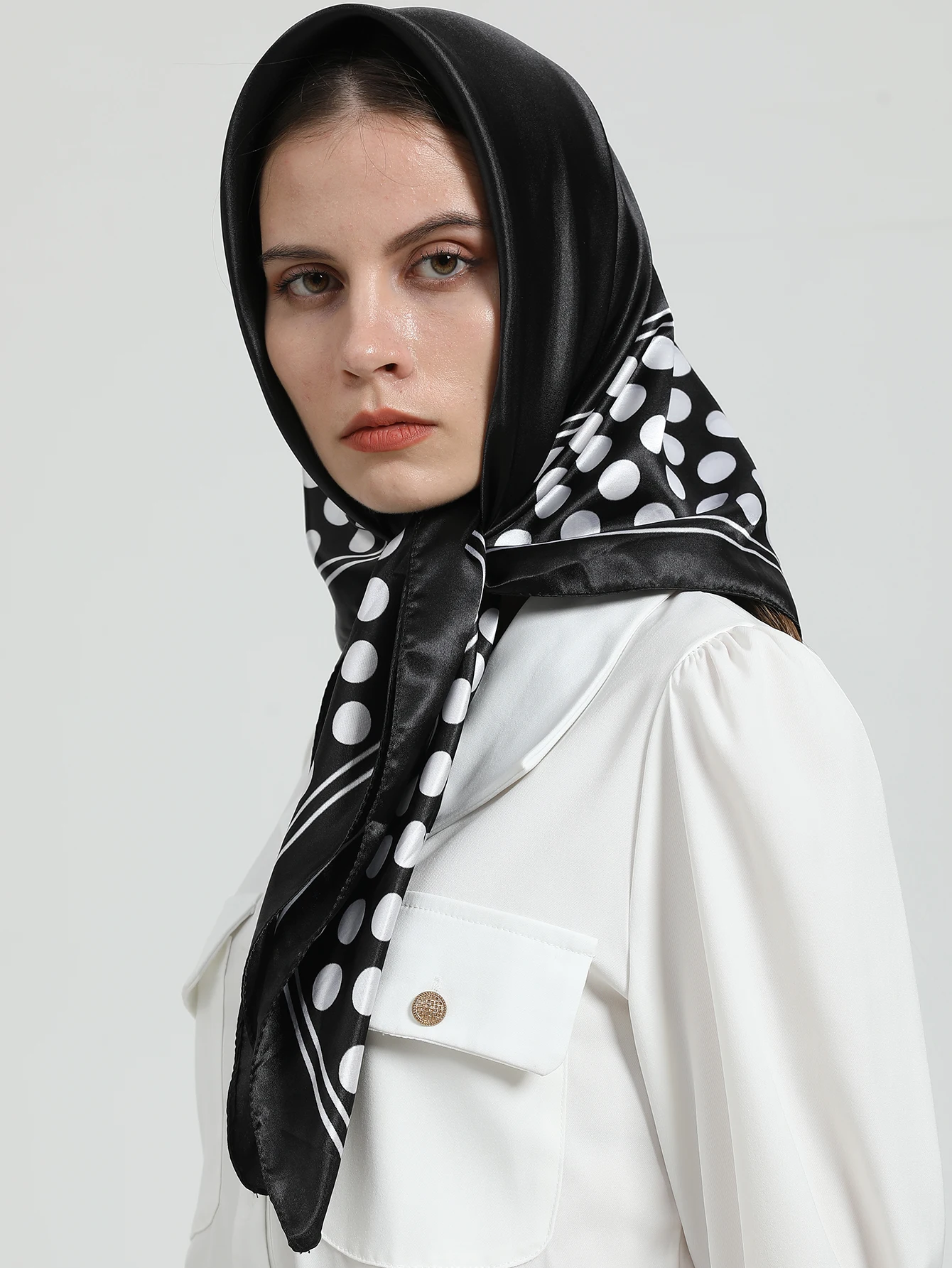 Lady Silk Square Scarf Print Design Scarves Large Hijab Fashion Shawl and Wrap Women Bangdana Female Headkerchief Foulard Summer