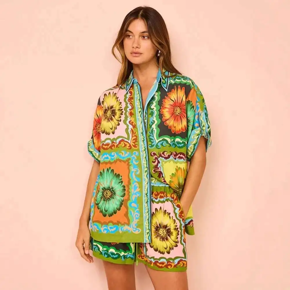 

2025 New Loose Casual Shorts Fashionable and Versatile Printed Chrysanthemum Two-piece Set