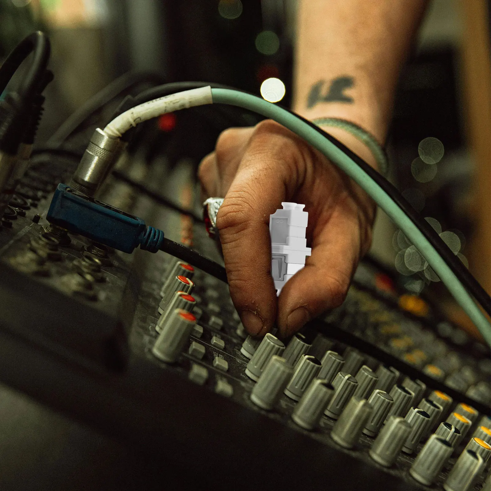 

5Pcs Lc to Lc Fiber Adapter Stable Connection Easy Installation for Networking Fiber Patch Cords Optical Network Connectors