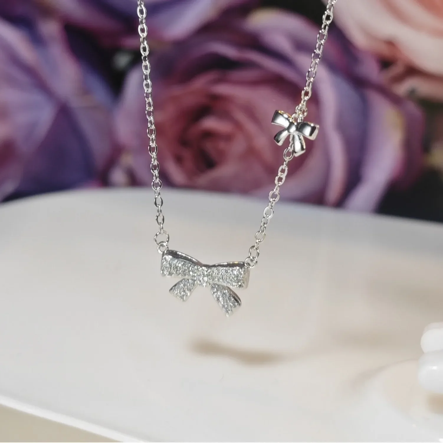 

Ожерелье с двойным бантом Fugitive Princess, энергичная девушка, сладкий и нишевый дизайн, ожерелье для поездок на работу