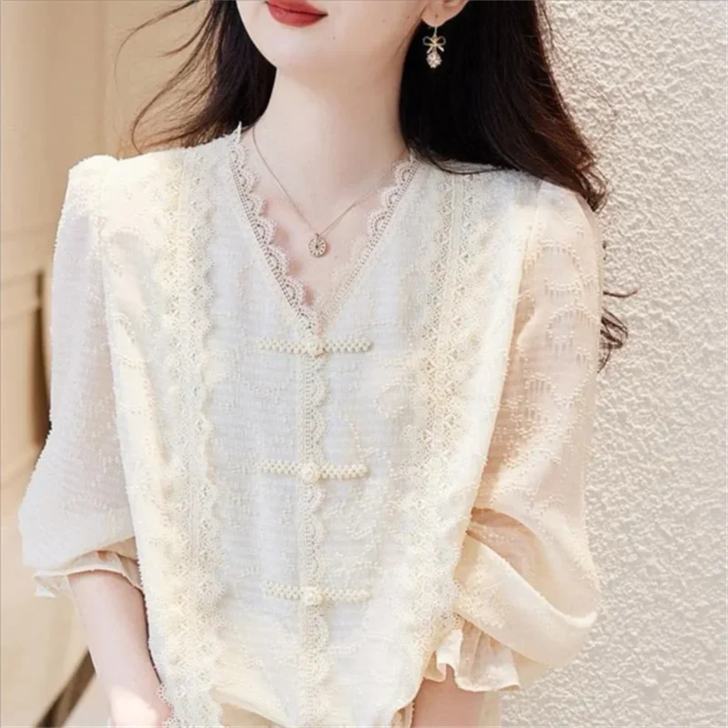 

Retro Blouse Ladies Shirts Chinese Hanfu Lace Long-sleeved Shirt Vintage Top Vneck Lace Pleats Blous Traditional Shirt