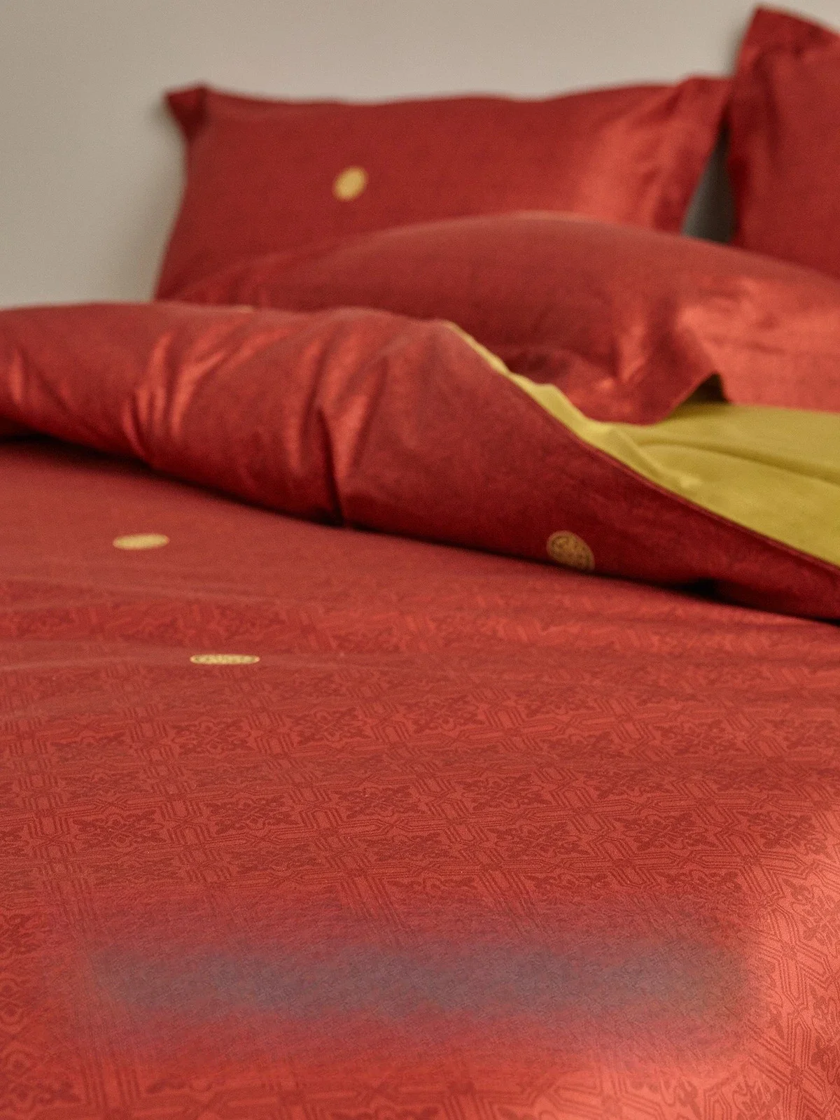 Red Wedding Four-piece Bedding  New Quilt Sheets