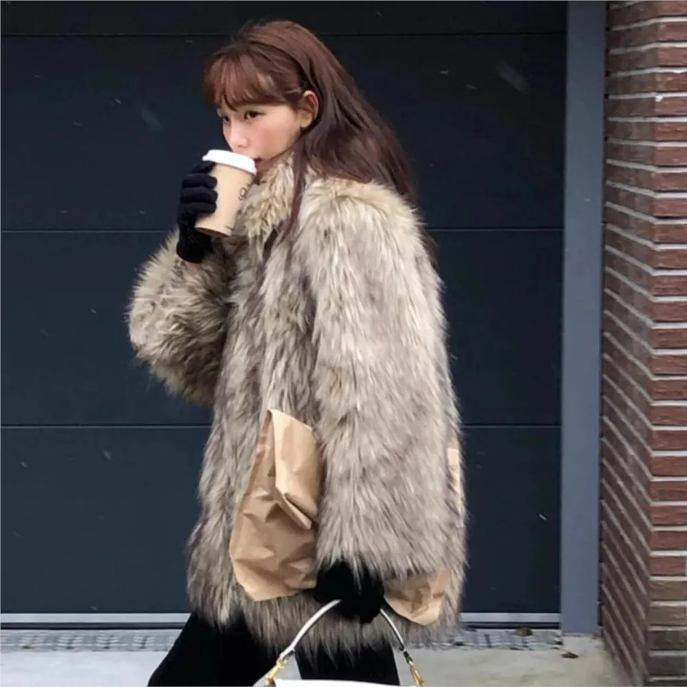 Winter Gradient Beige Long Hairy Shaggy Raccoon Faux Fur Coat Women Turn Down Full sleeve Furry Lapel Furry Coat Loose Outerwear