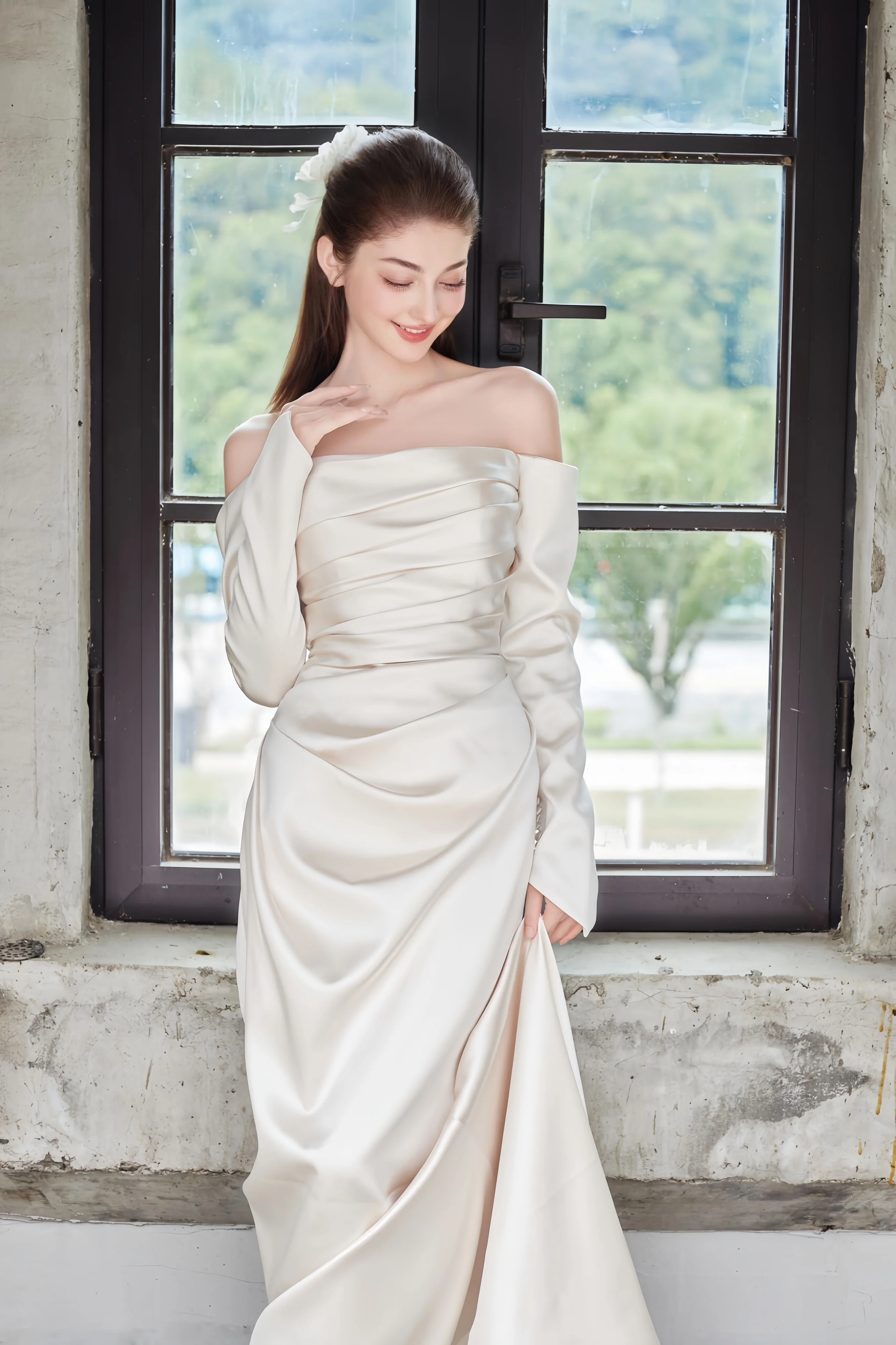 Elegant Ivory ชุดราตรีซาตินจีบตรง Maxi กระโปรงไหล่ตรงแขนยาว Backless Celebrity Prom ชุด