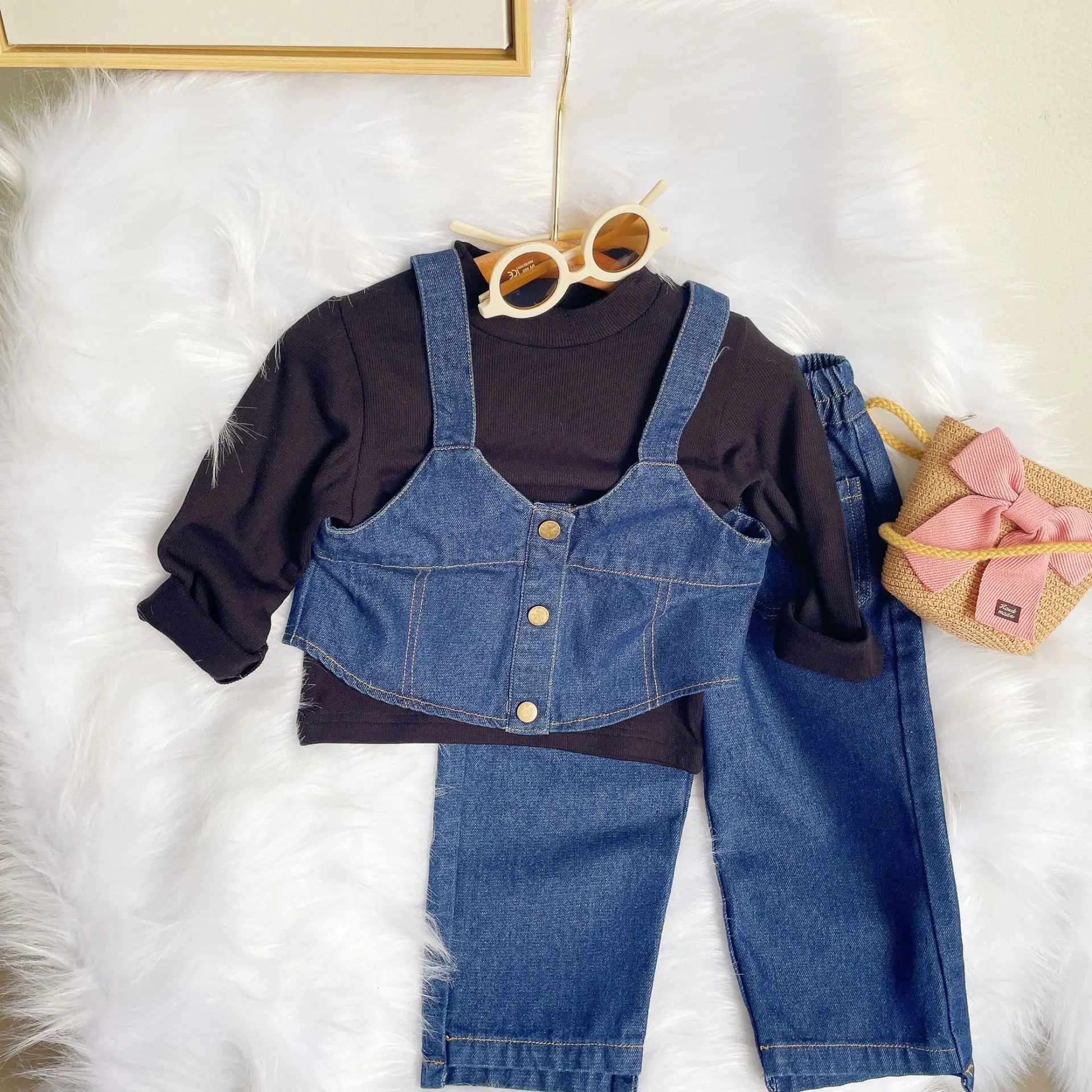 

2022 Autumn New Girls' Set Denim Suspender Bottomed Shirt With Wide Leg Pants Three Piece Set