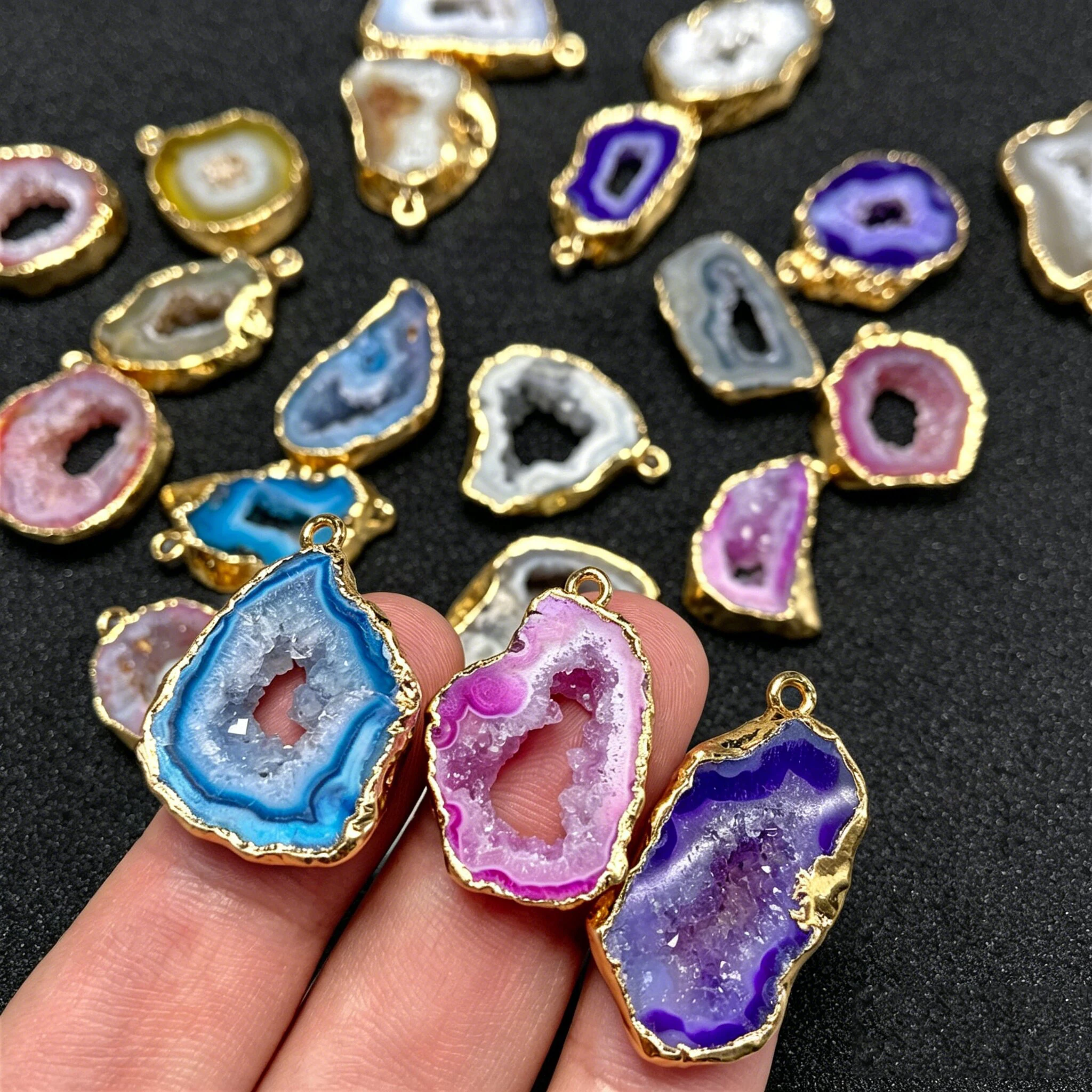 Pendentifs en pierre d'agates naturelles Druzy, breloques irrégulières en cristal de Quartz, pendentifs géodes pour la fabrication de bijoux, collier DIY, 17x27MM, 1 pièce