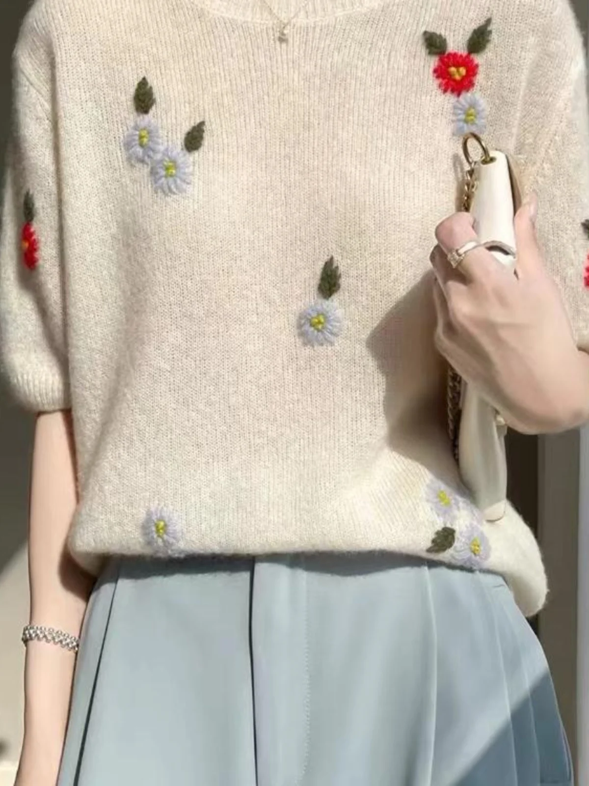 

Kangsentini Шелковая шерсть Вышитый ор Све Вязаный топ Свободный весенне-летний круглый Ne Универсальный женский свитер с цветочным узором...