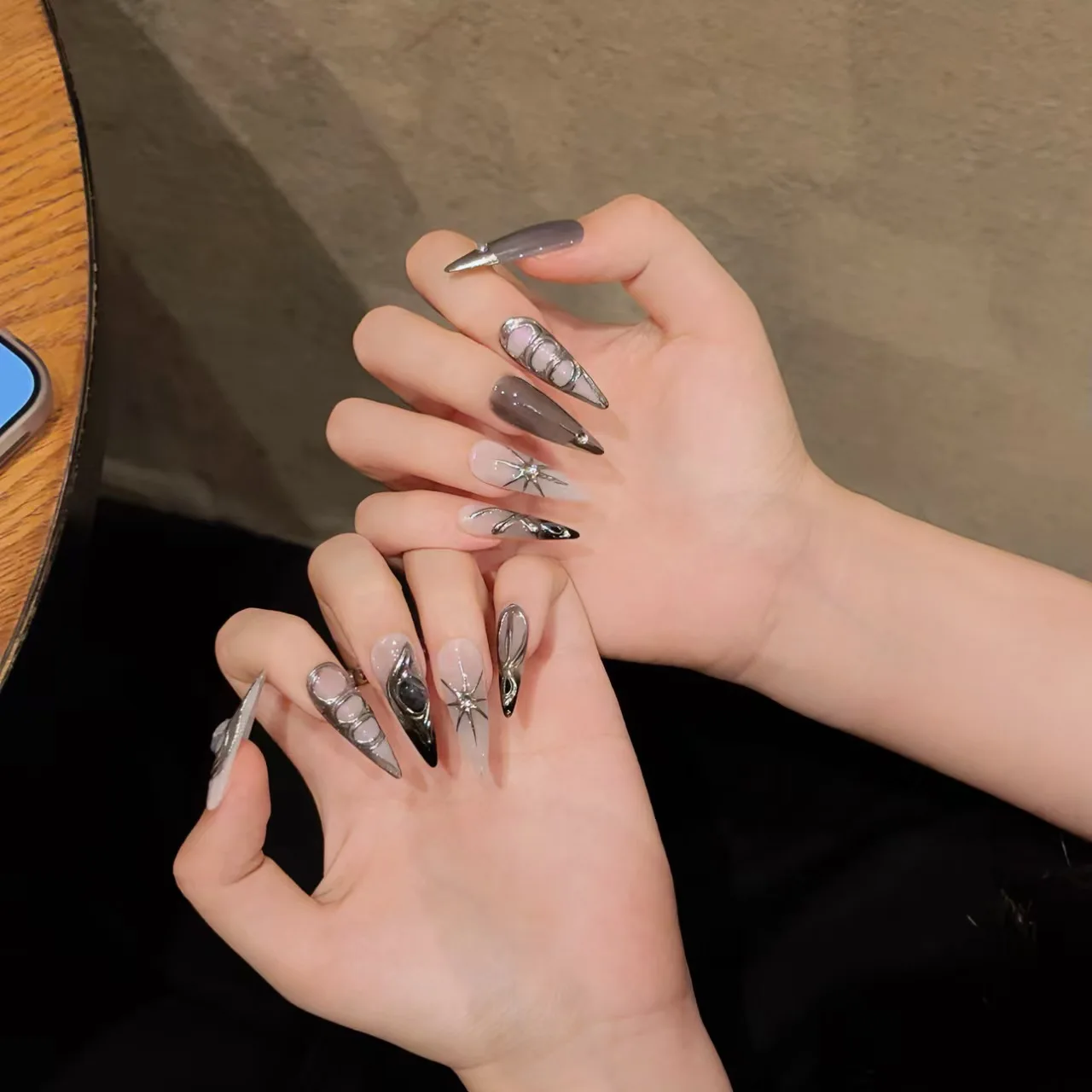 

Handmade Manicure Sweet Cool Babes Metal Hand-painted Grinding Mirror Lines Wearing Armor Press on Nails Long