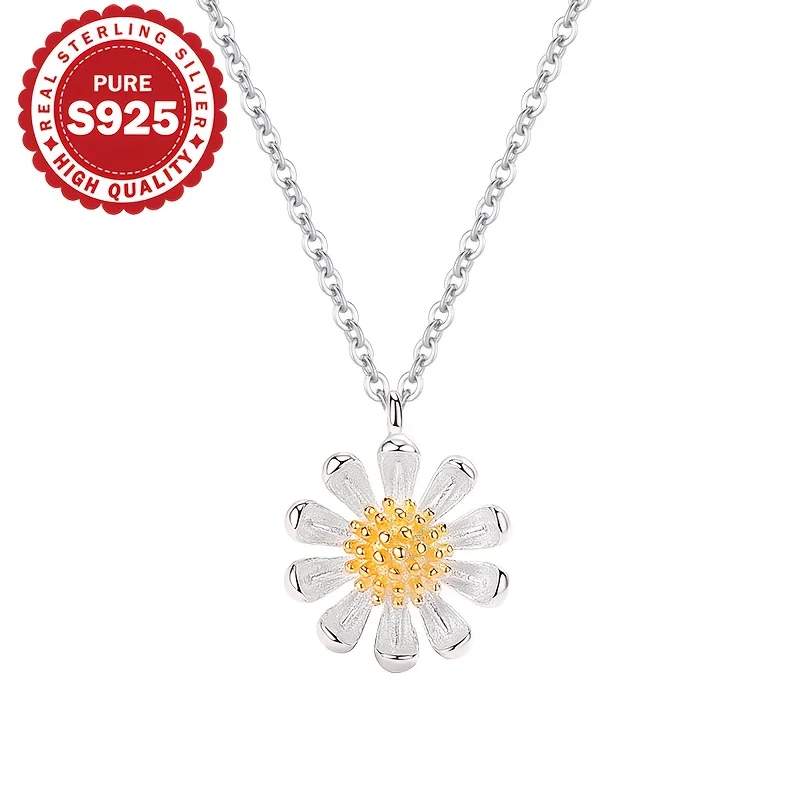 A fashionable women's necklace, featuring an S925 silver daisy pendant, suitable for wearing on various occasions