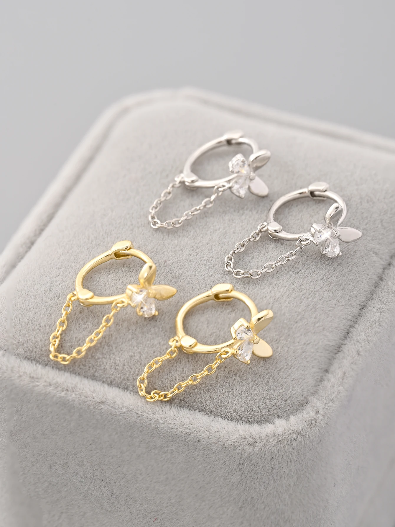 Japanische und koreanische modische Persönlichkeit aus 925er-Sterlingsilber, lustige schwarze und weiße Katzenohrringe, niedliche kleine Tierohrringe