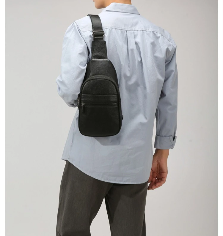 New Men's Chest Bag with A High-end Feel, Simple and Casual Crossbody Bag, Lightweight Outdoor Business Small Crossbody Bag