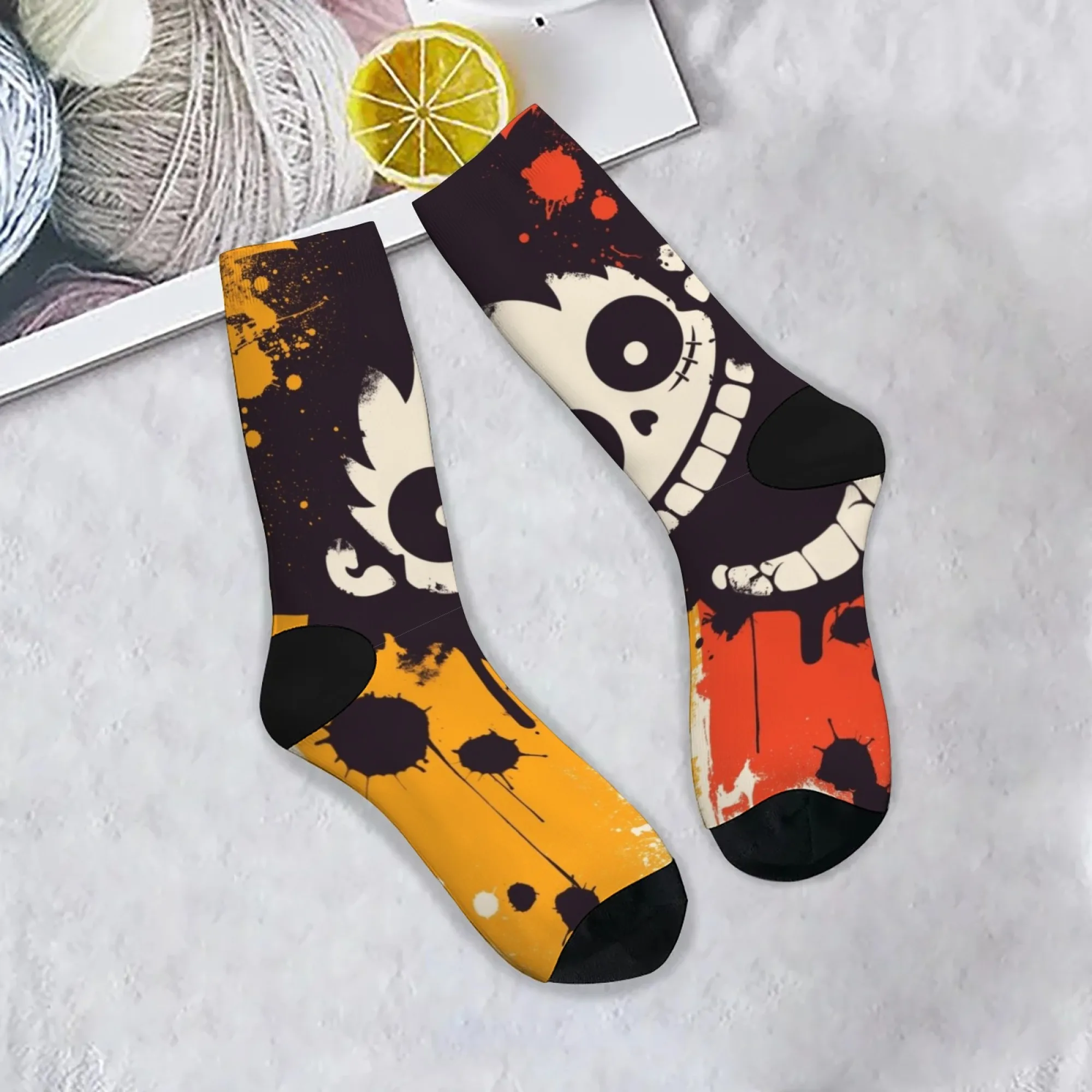 Dunkle Kunst Schädel Cartoon Crew Socken Roman Harajuku Retro Street Graffiti Stil Herrensocken bequeme und atmungsaktive Freizeitsocken