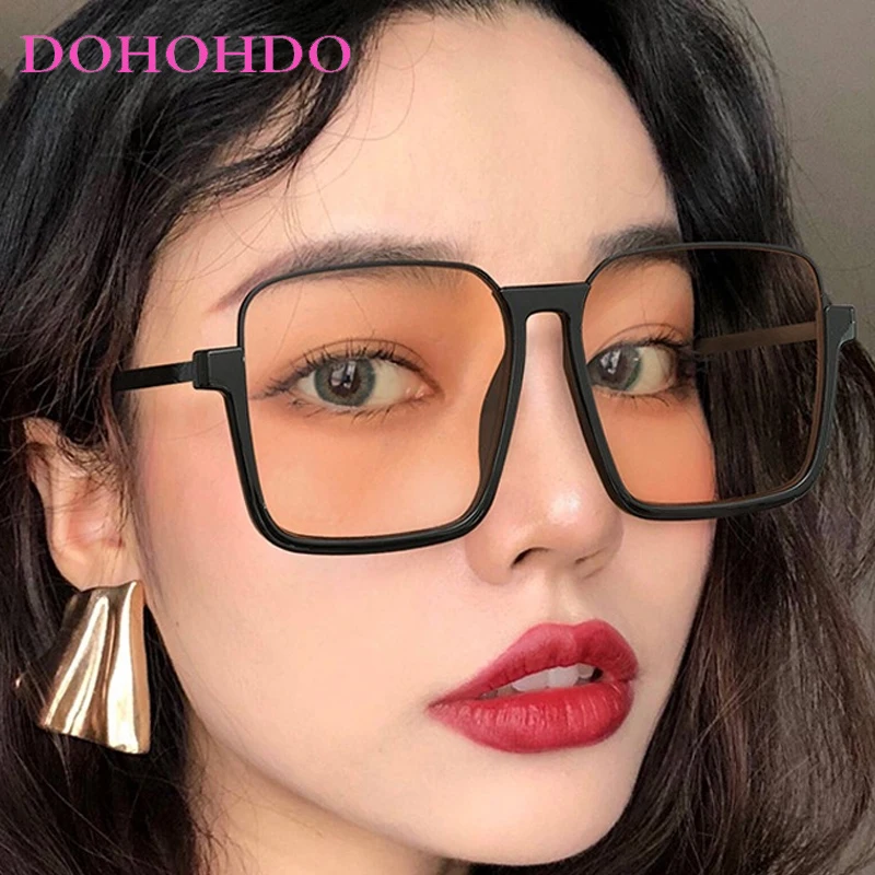 

Vintage Fashion Square Sunglasses For Men Women High Quality Metal Frame Luxury Driving Shades Travel Eyewear UV400 Eyeglasses