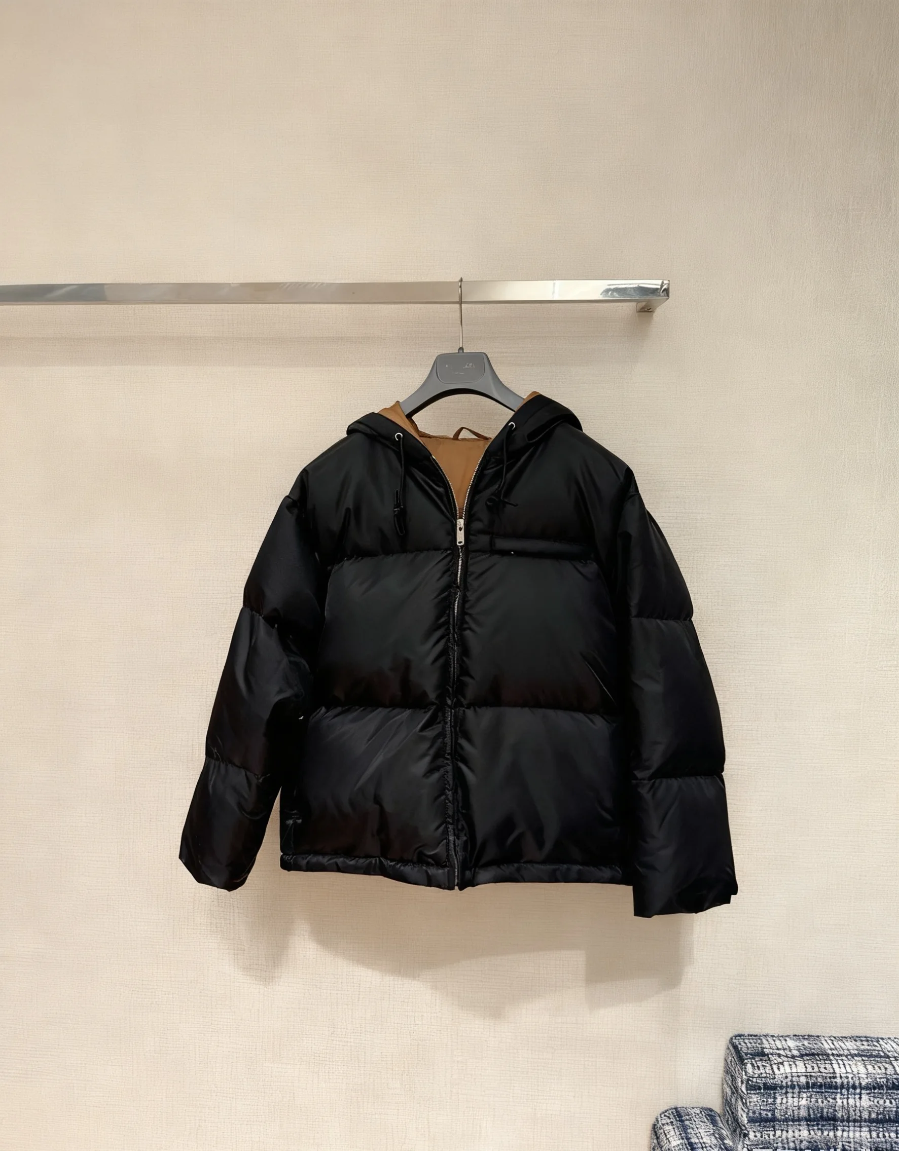 الشتاء الأسود مقنعين سترة منفوخة المرأة الدافئة مبطن أسفل معطف ملابس خارجية فضفاضة غير رسمية 2025 جديد