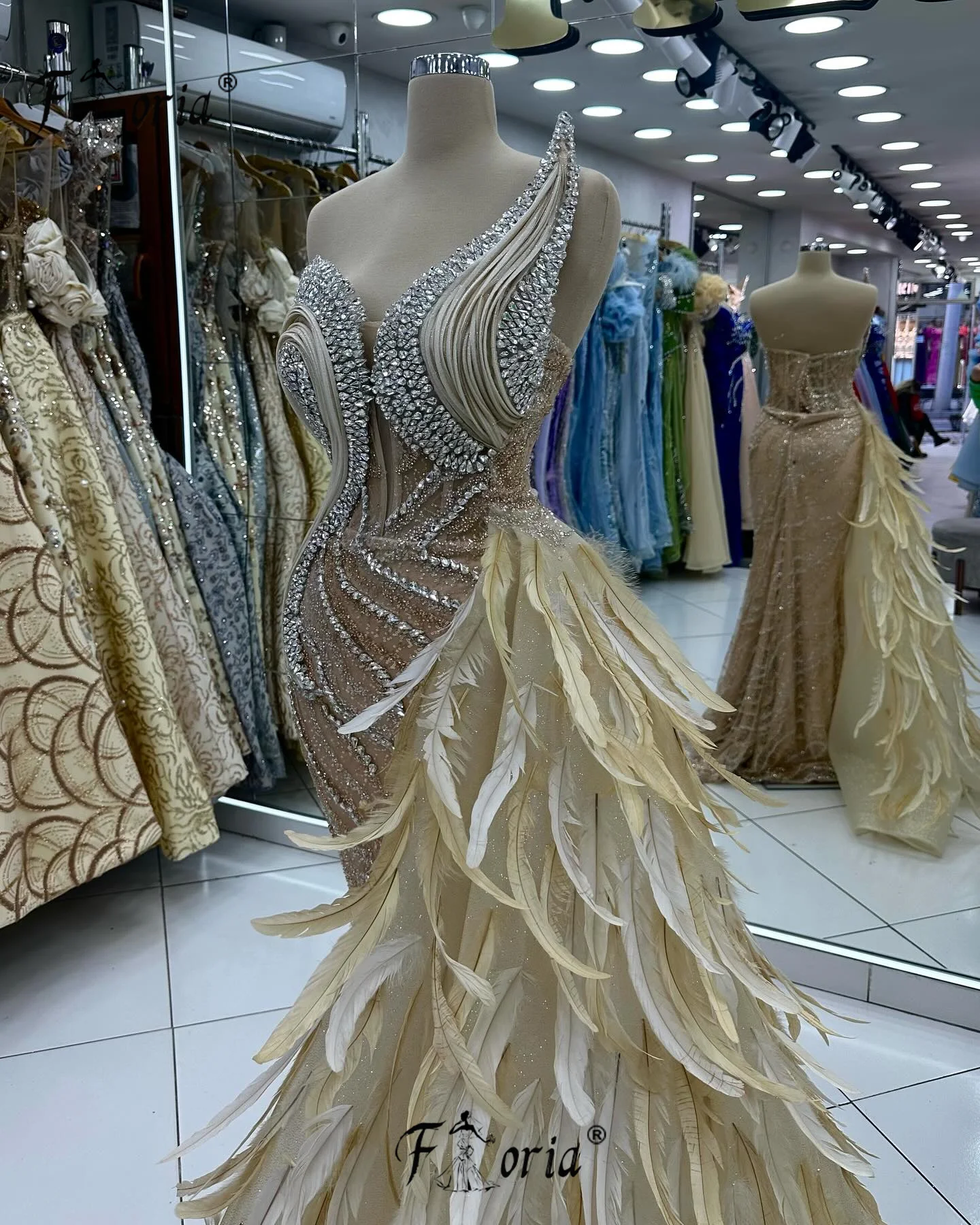 

Luxury Beaded Crystals Mermaid Evening Dresses Champagne Feathers Women's Fomal Gowns Prom Dresses For Wedding 2026 Customized