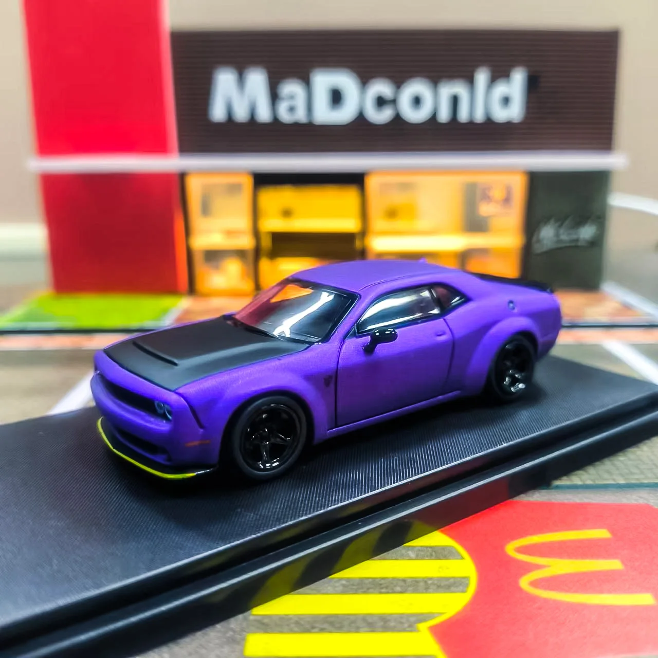 

FW 1:64 Purple SRT Hellcat Muscle Sports Model Diecast Metal Car Collection