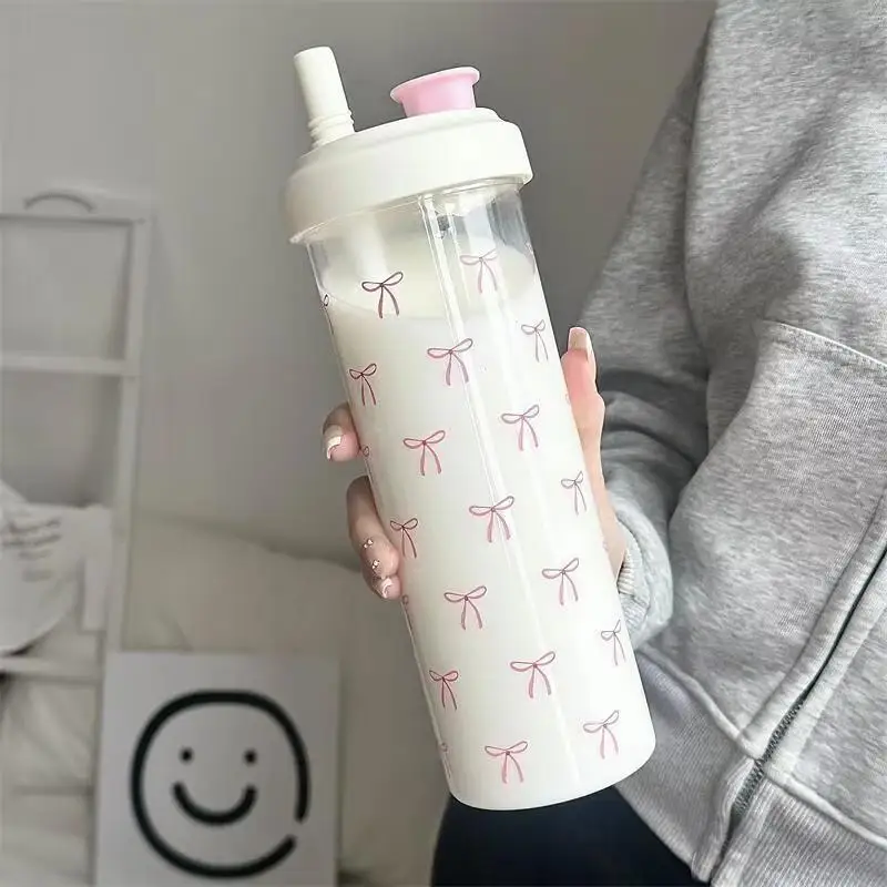 

1pcs Plastic Cup with Lid and Straw, Coffee Foam, Milk, Tea, Outdoor School Water Bottle, Casual Style Drinkware for Daily Use
