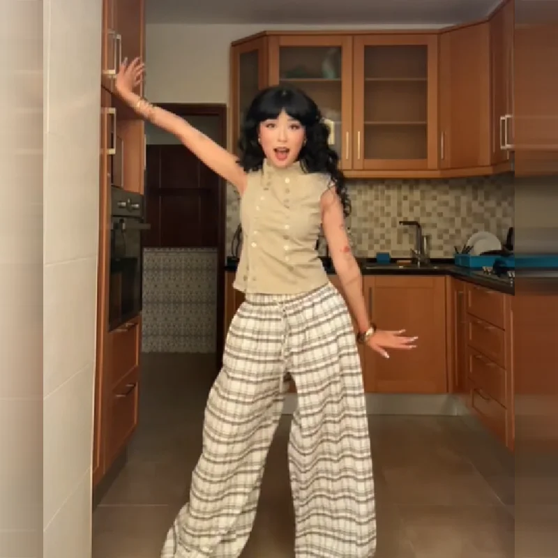

2026 New Women's 2 Piece Outfit Sleeveless Stand Collar Button Vest Plaid Drawstring Wide Leg Pants Casual Daily Streetwear
