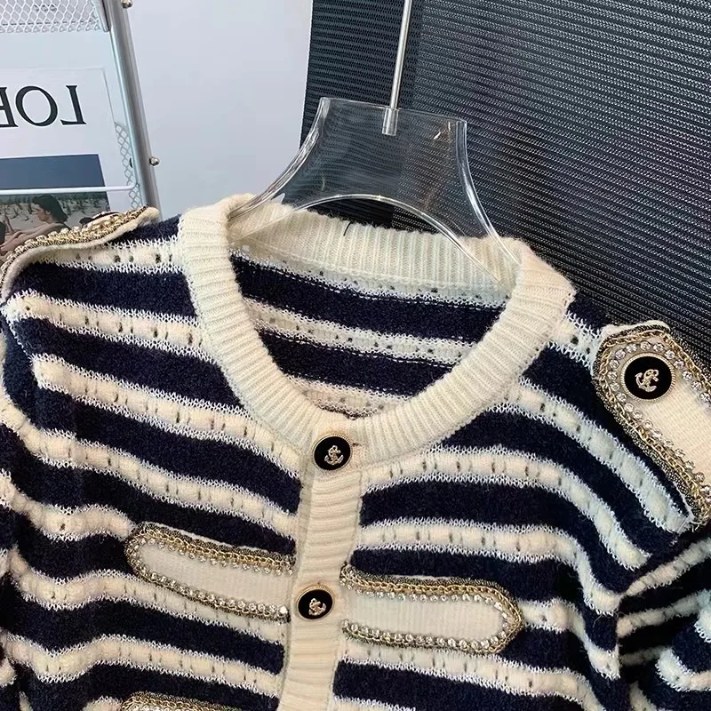 Vintage Stripe sweter dziergany sweter kobiet 2023 jesień nowy luźny O-Neck jednorzędowy przycięte Top damski