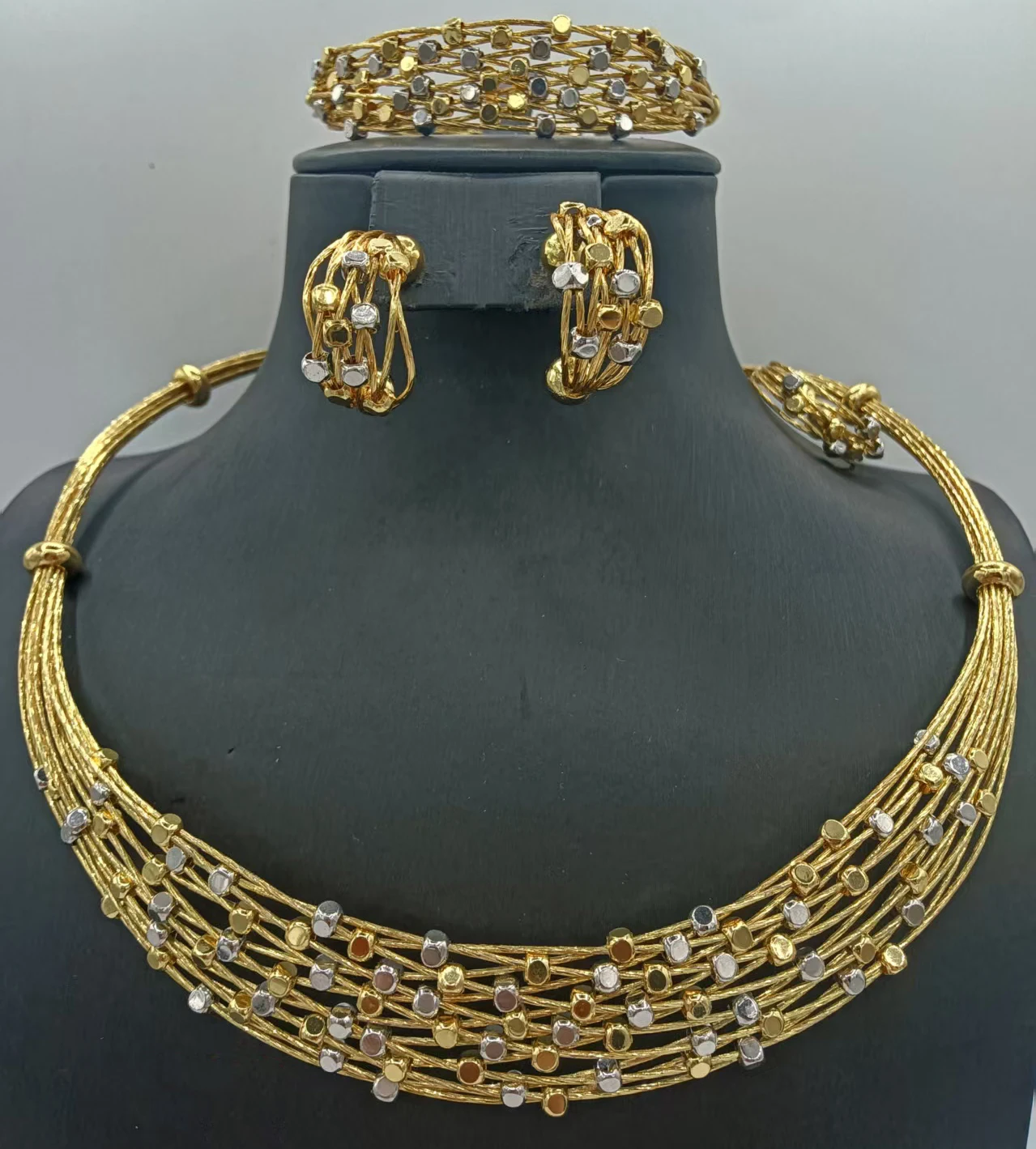 set-di-gioielli-geometrici-rotondi-a-piu-strati-placcati-in-oro-bicolore-di-lusso-stile-dubai-collana-bracciale-orecchini-per-matrimoni-africani