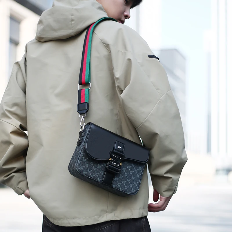 กระเป๋าคาดลำตัวผู้ชายลายแจ็คการ์ดทันสมัย กระเป๋าสะพายไหล่ลำลองระดับไฮเอนด์สำหรับเดินทางไปทำงาน ธุรกิจ กันน้ำ ใช้ได้ทุกวัน