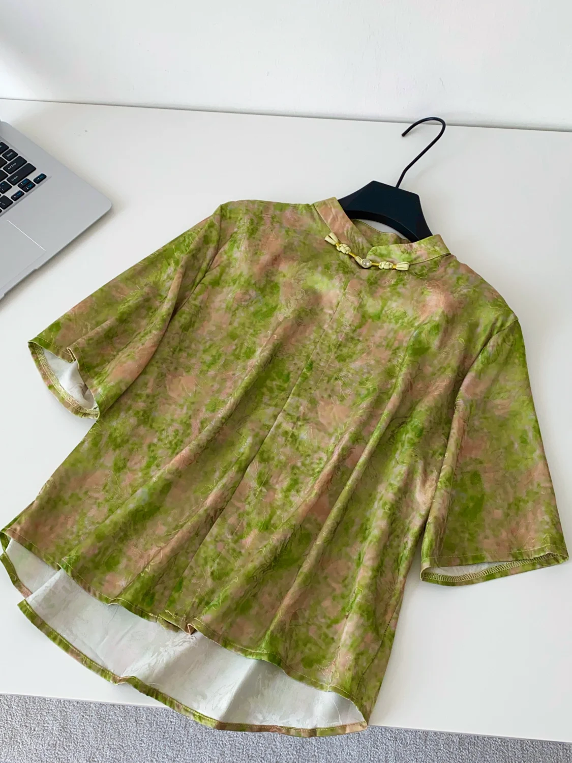 

Новые китайские женские свободные повседневные топы с принтом на пуговицах Five Sve, топы из полиэфирного волокна, приятные для кожи, дышащие