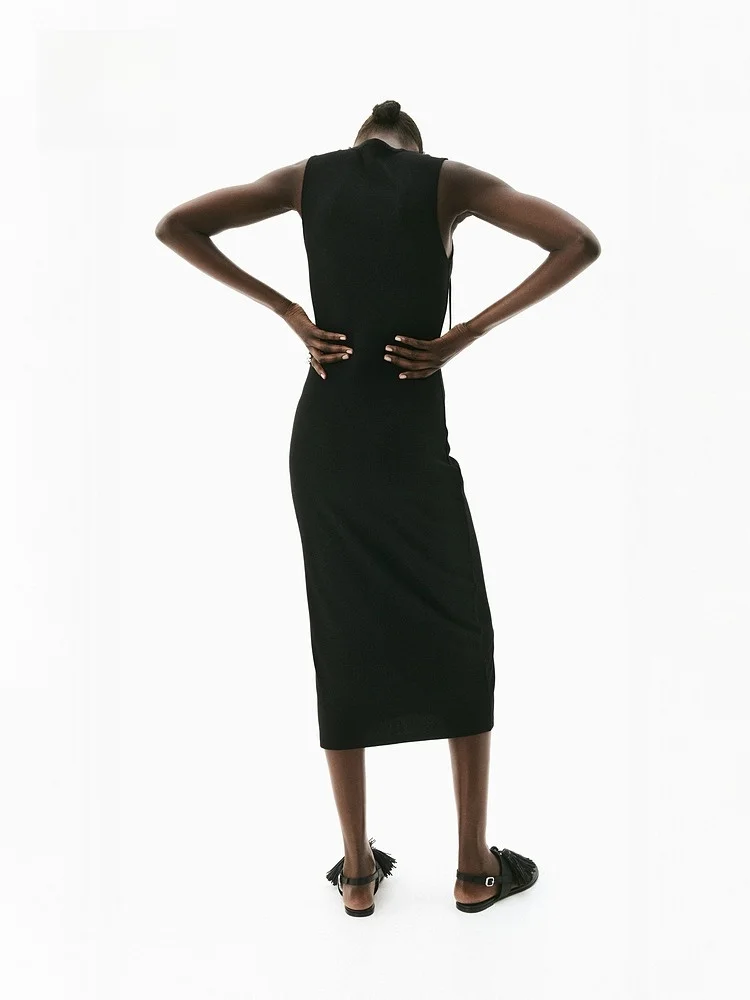 กระโปรงทรงเอ midi สีพื้นเรียบง่าย แต่งเข็มขัด ดีไซน์เก๋ สไตล์ลำลอง แฟชั่นใหม่ล่าสุดสำหรับผู้หญิง รุ่น Dr Spring จาก H&M