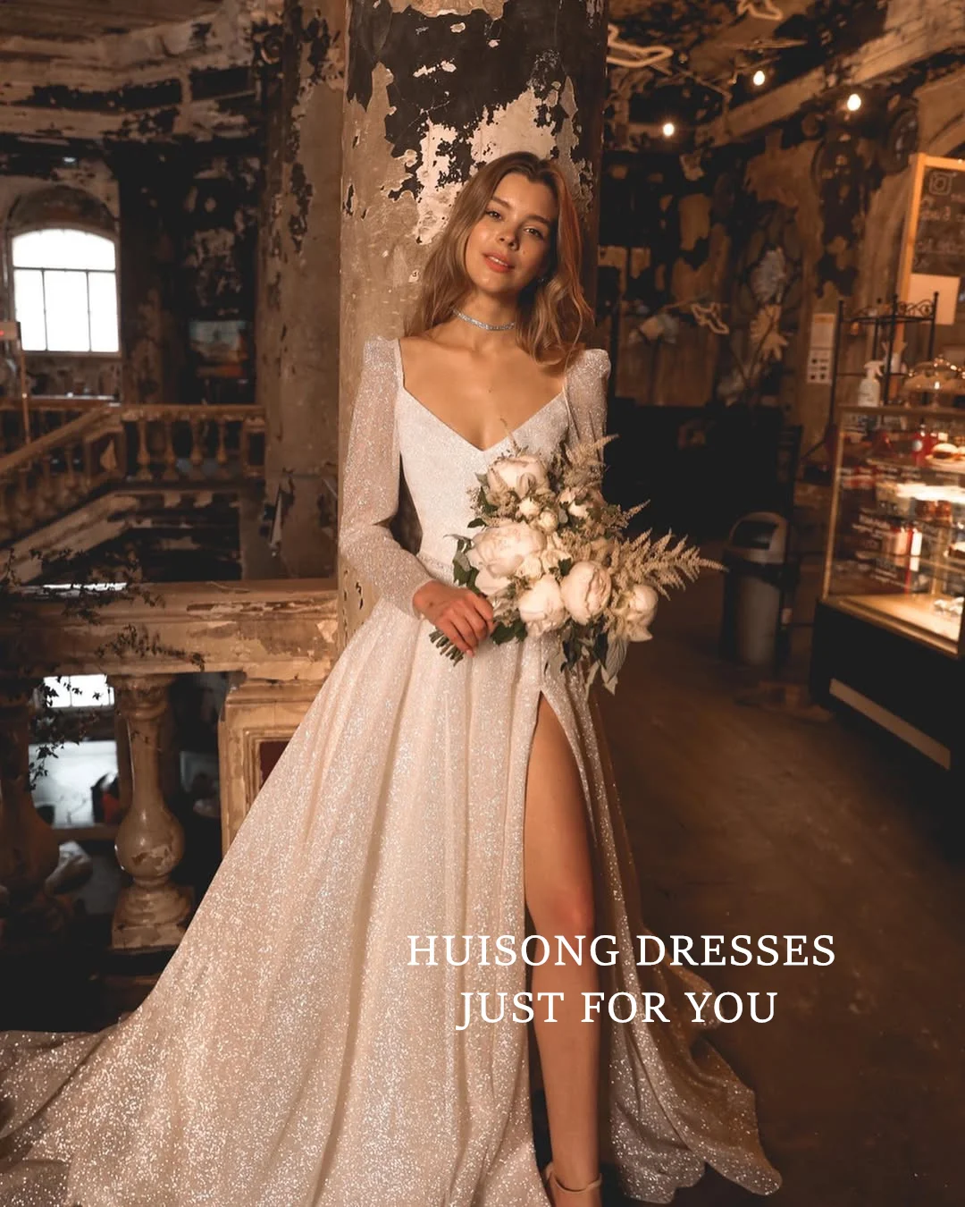 

HUISONG Customized Glitter Tulle Wedding Dresses V-Neck Long Sleeves High Side Split A-Line Beach Shiny Bridal Gown vestidos