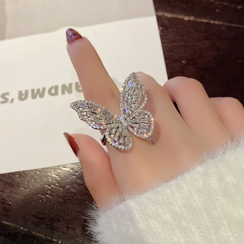New Trendy Shining Butterfly Adjustable Opening Ring for Women Crystal Acrylic Inlay Fashion Party Hand Accessories Jewelry