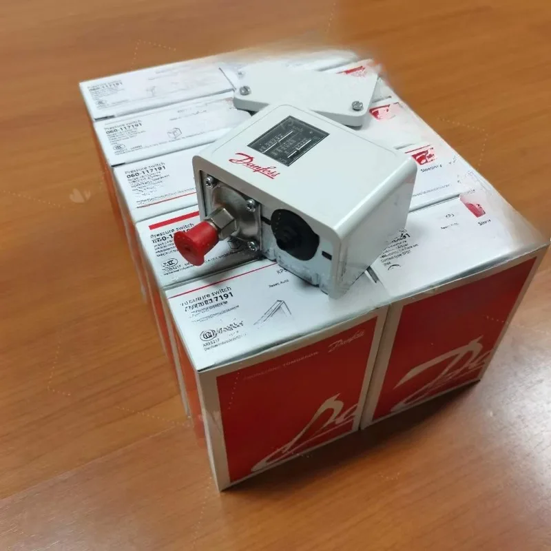 

Parts for Danfoss Pressure Switch Pressure Controller KP5 060-117191 KP1 060-110191