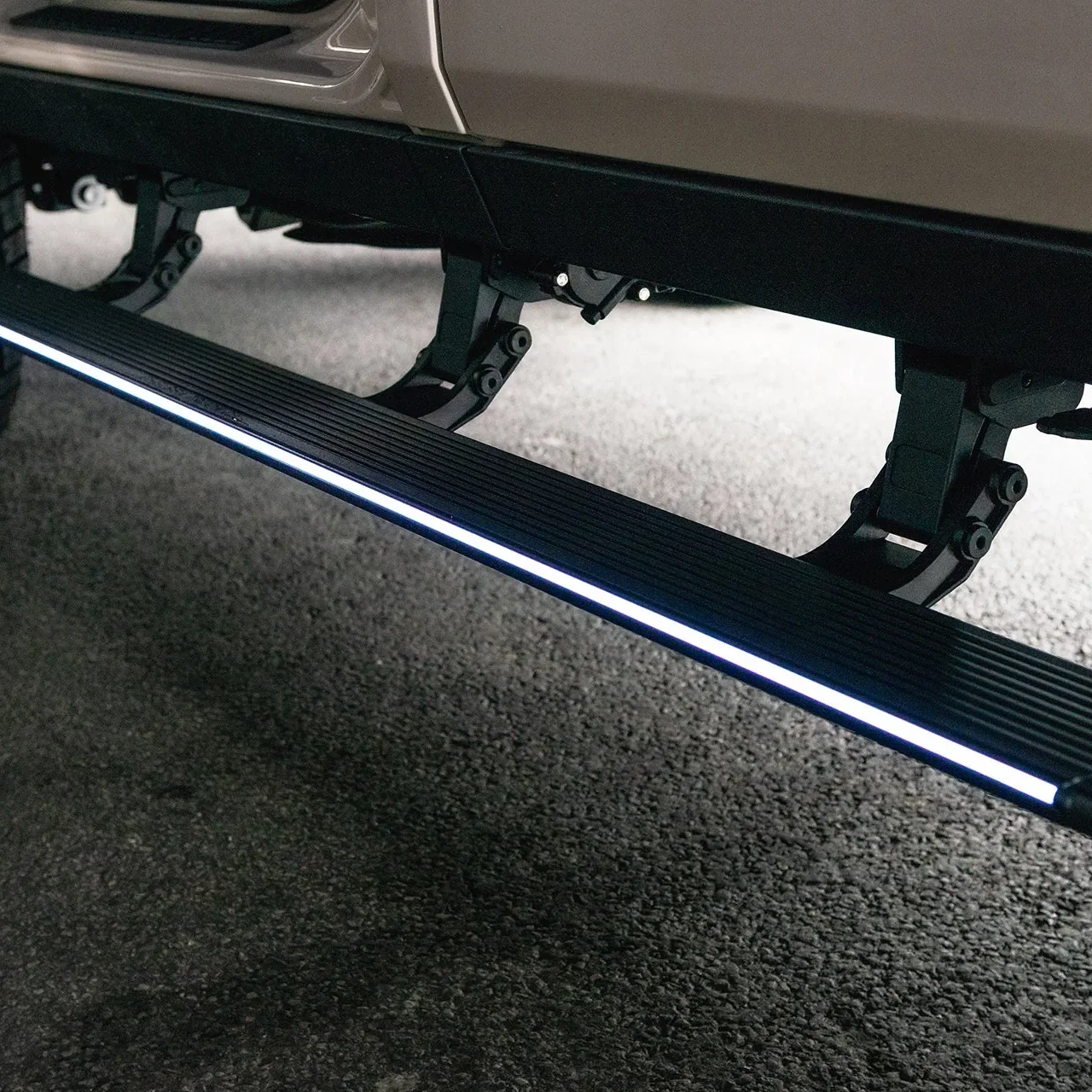 STLF CLRAK 2018 2024 2025 Triton L200 Pickup Truck Power Automatic Foot Running Board Electric Side Steps 3